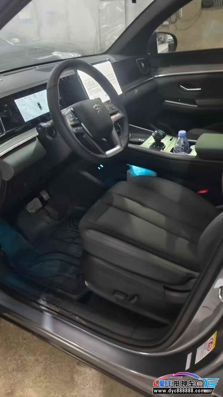 25年比亚迪宋轿车抵押车出售