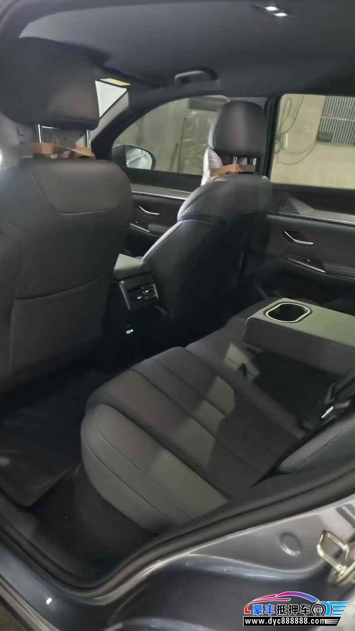 25年比亚迪宋轿车抵押车出售