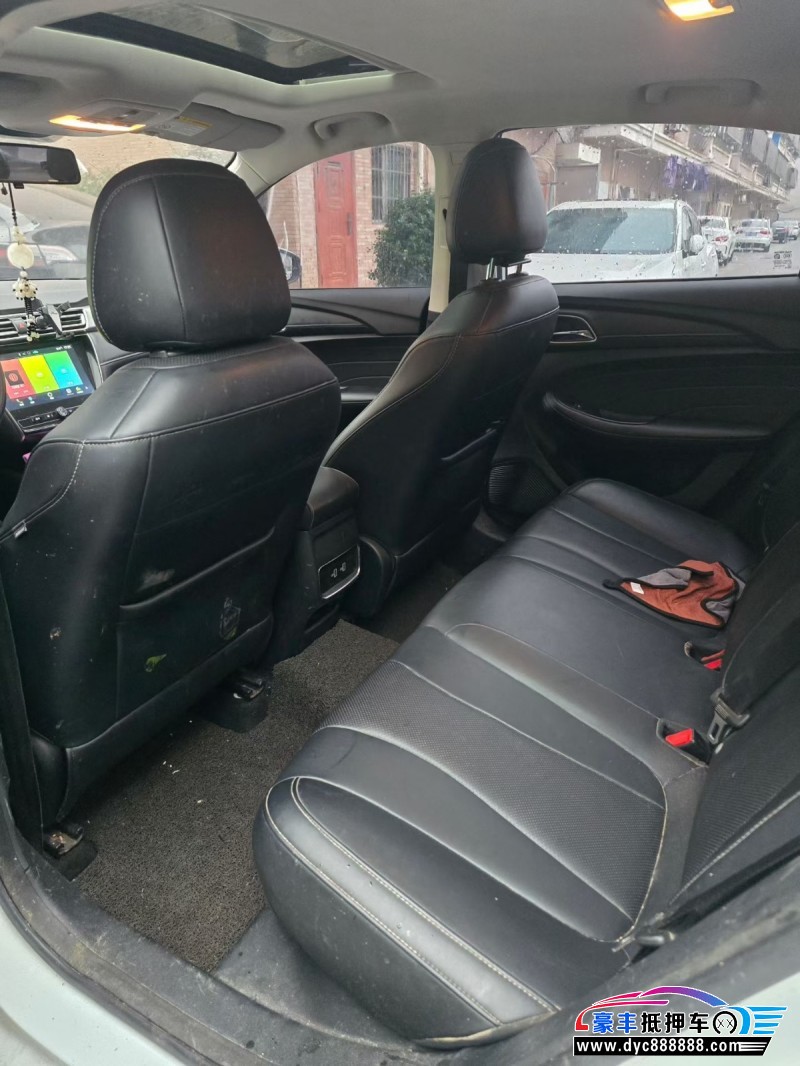 19年荣威i5轿车抵押车出售