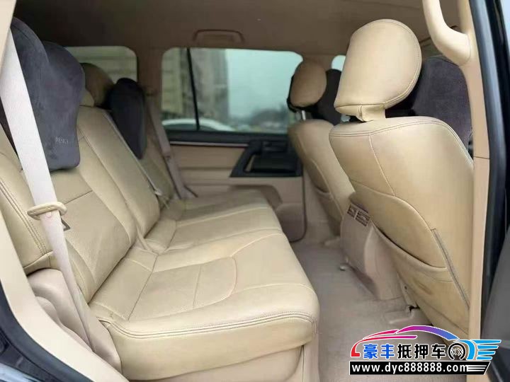 15年丰田兰德酷路泽（陆巡）轿车抵押车出售