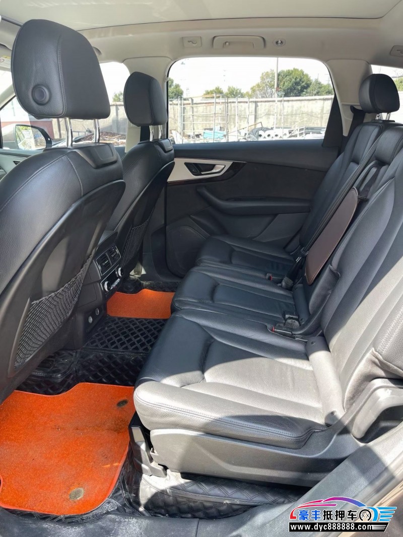 19年奥迪Q7轿车抵押车出售