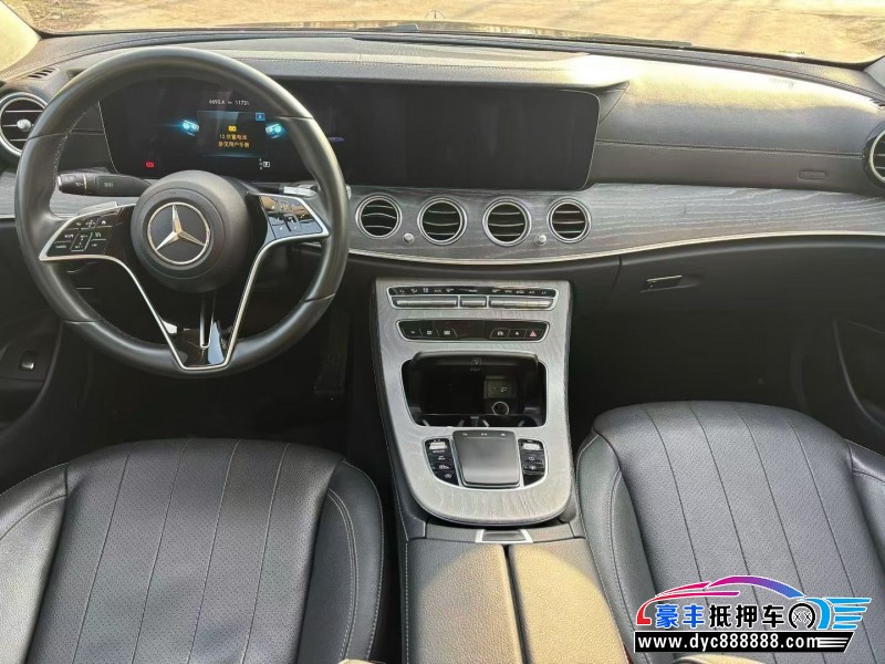 25年奔驰E轿车抵押车出售