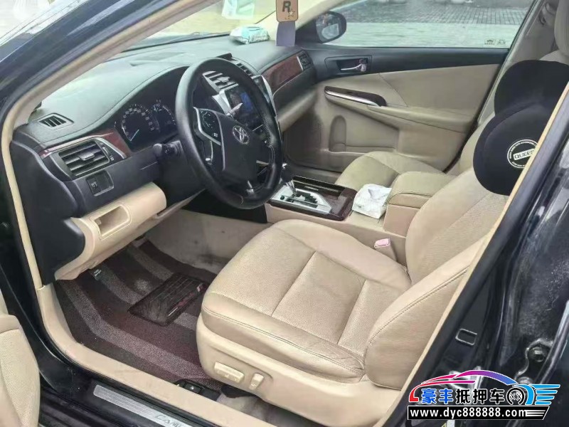 14年丰田凯美瑞轿车抵押车出售