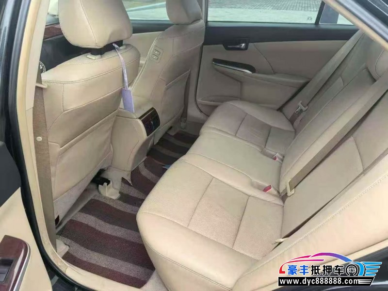 14年丰田凯美瑞轿车抵押车出售