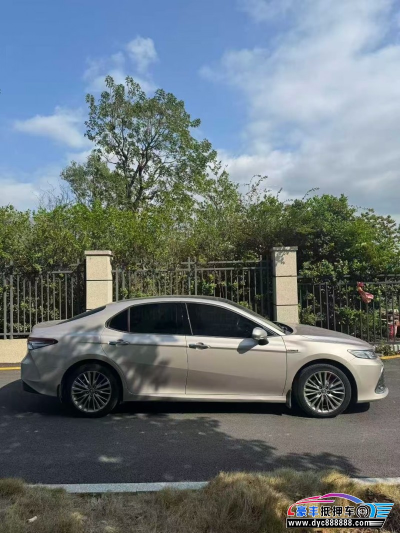 22年丰田凯美瑞轿车抵押车出售