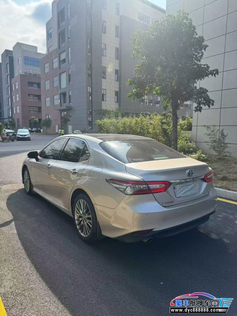 22年丰田凯美瑞轿车抵押车出售