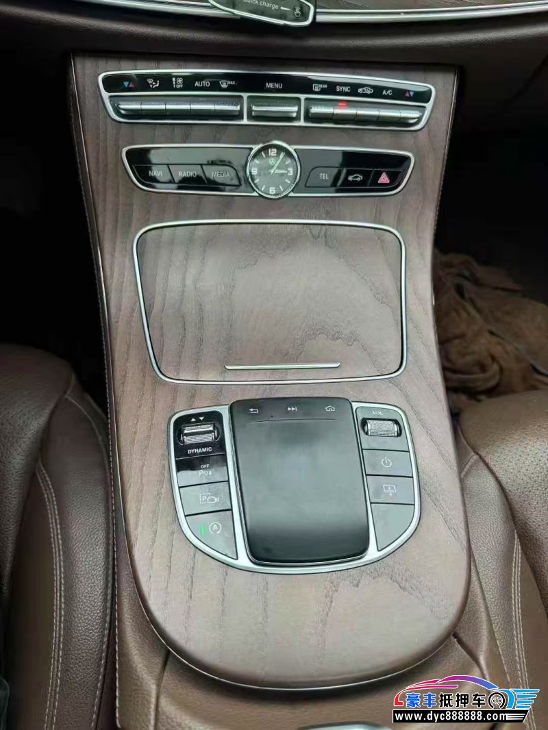 19年奔驰E轿车抵押车出售