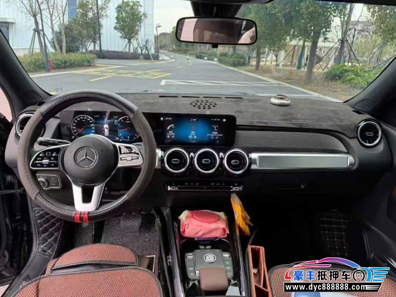 23年奔驰GLB轿车抵押车出售