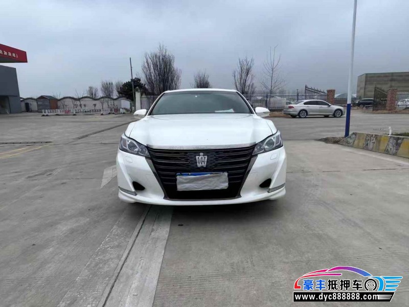18年丰田皇冠轿车抵押车出售