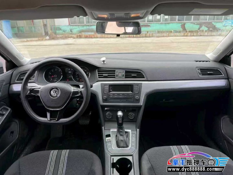 17年大众凌渡轿车抵押车出售