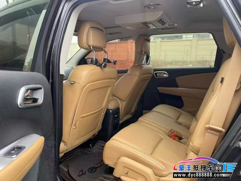 14年道奇酷威轿车抵押车出售