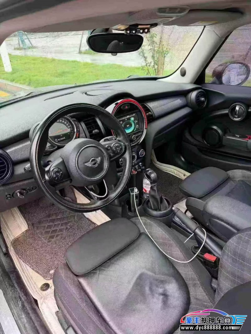 18年宝马MINI轿车抵押车出售