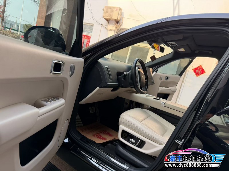 24年理想L8轿车抵押车出售