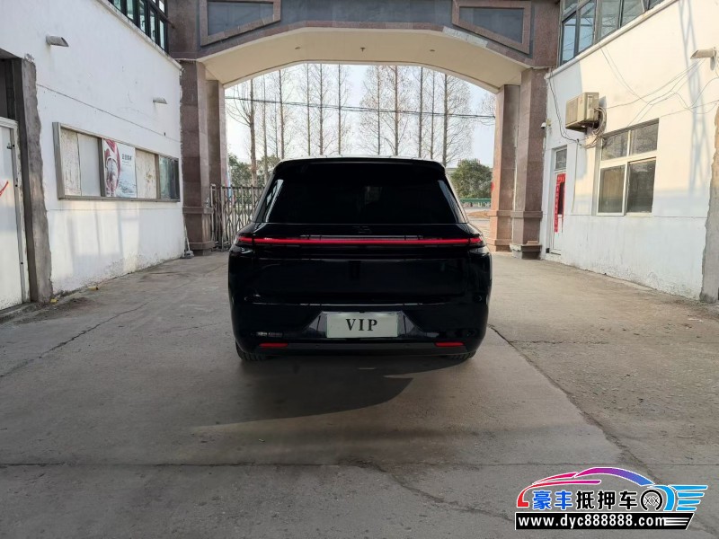 24年理想L8轿车抵押车出售