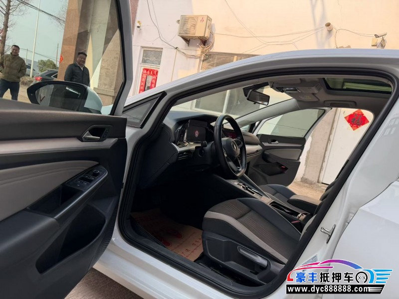 21年大众高尔夫轿车抵押车出售