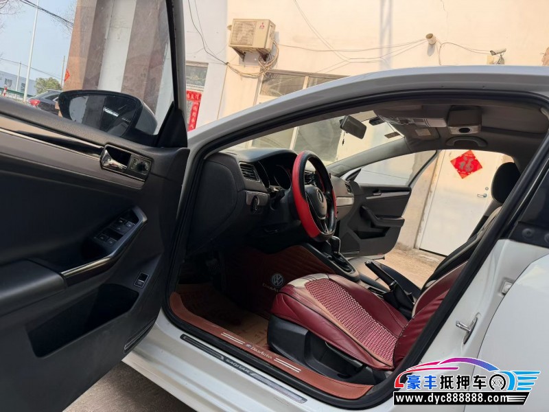 18年大众速腾轿车抵押车出售