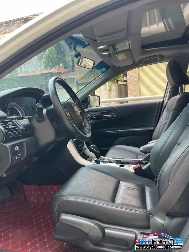 17年本田雅阁轿车抵押车出售