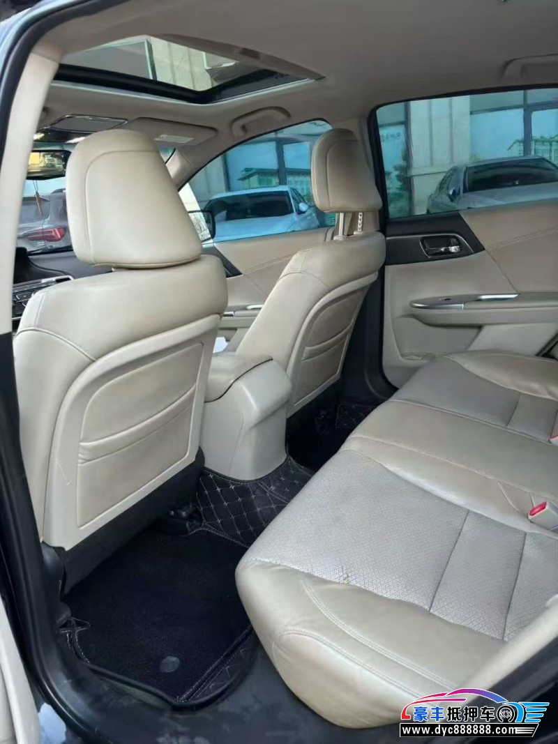 14年本田雅阁轿车抵押车出售