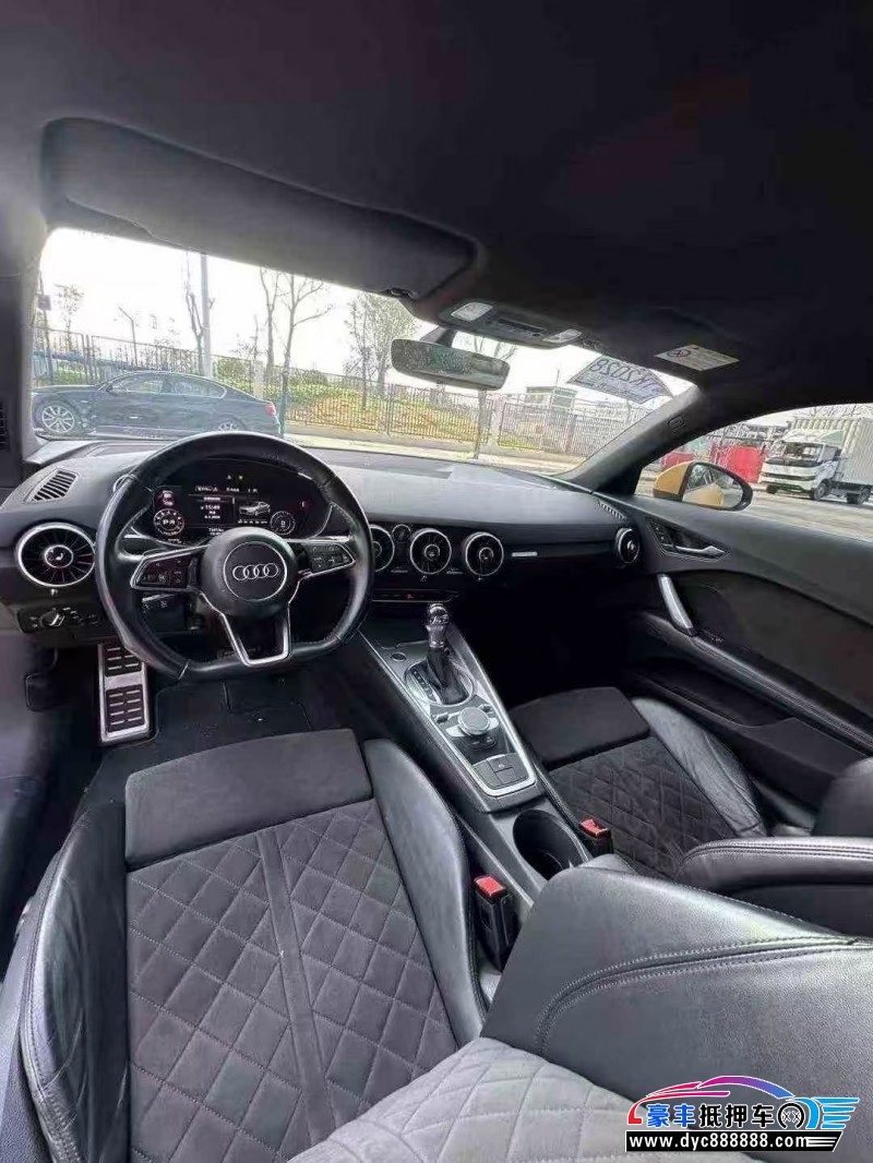 18年奥迪TT轿车抵押车出售