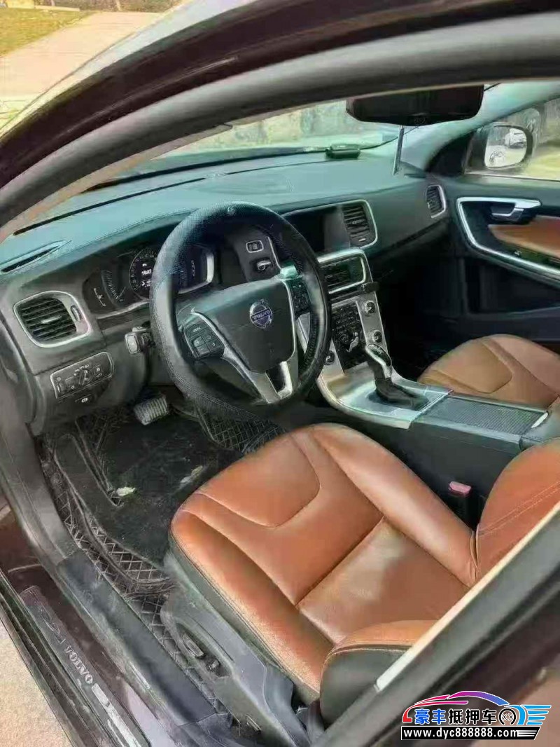 17年沃尔沃S60轿车抵押车出售