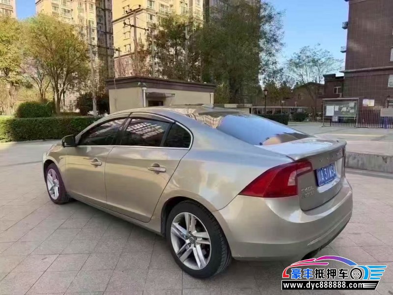 14年沃尔沃S60轿车抵押车出售