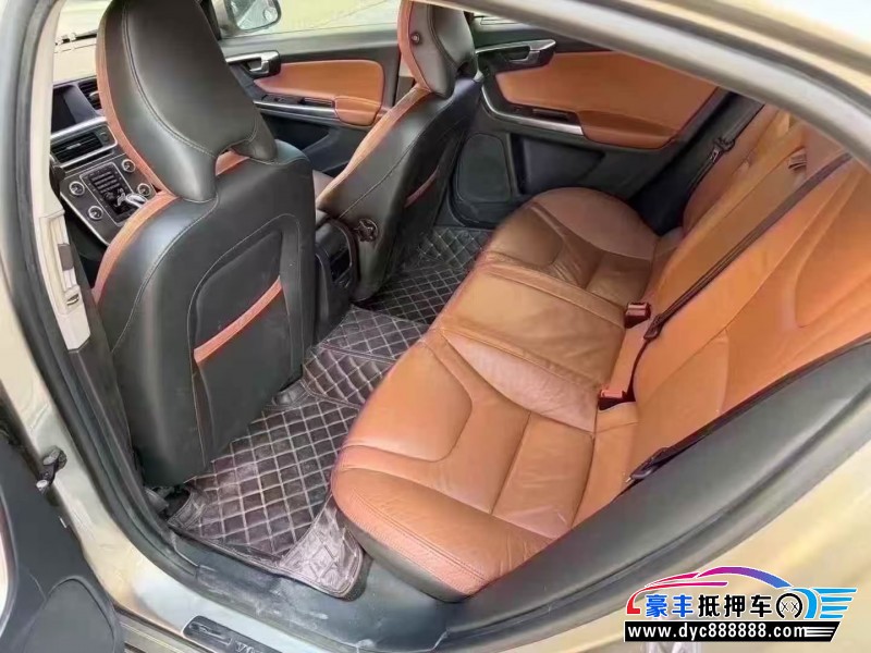 14年沃尔沃S60轿车抵押车出售