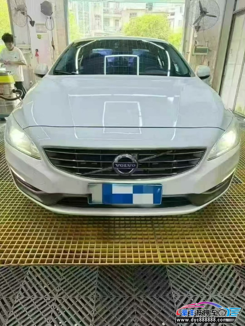 17年沃尔沃S60轿车抵押车出售