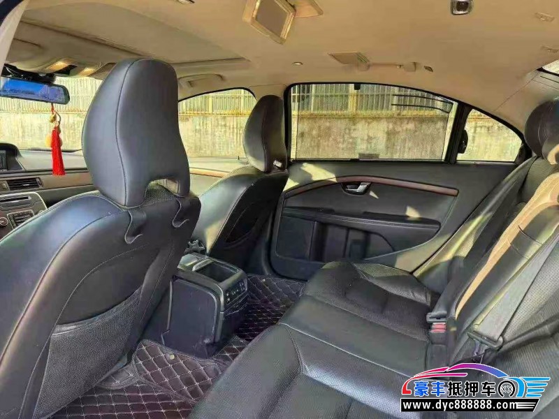 14年沃尔沃S80轿车抵押车出售