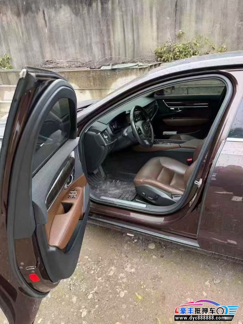 18年沃尔沃S90轿车抵押车出售