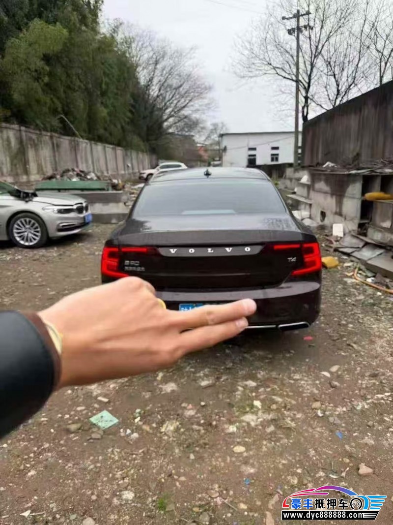 18年沃尔沃S90轿车抵押车出售