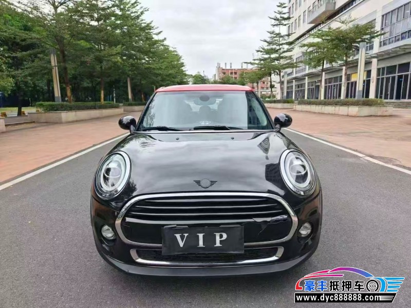 抵押车出售19年宝马MINI轿车