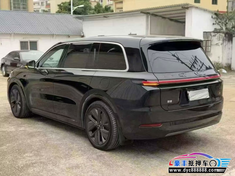 25年理想L9轿车抵押车出售