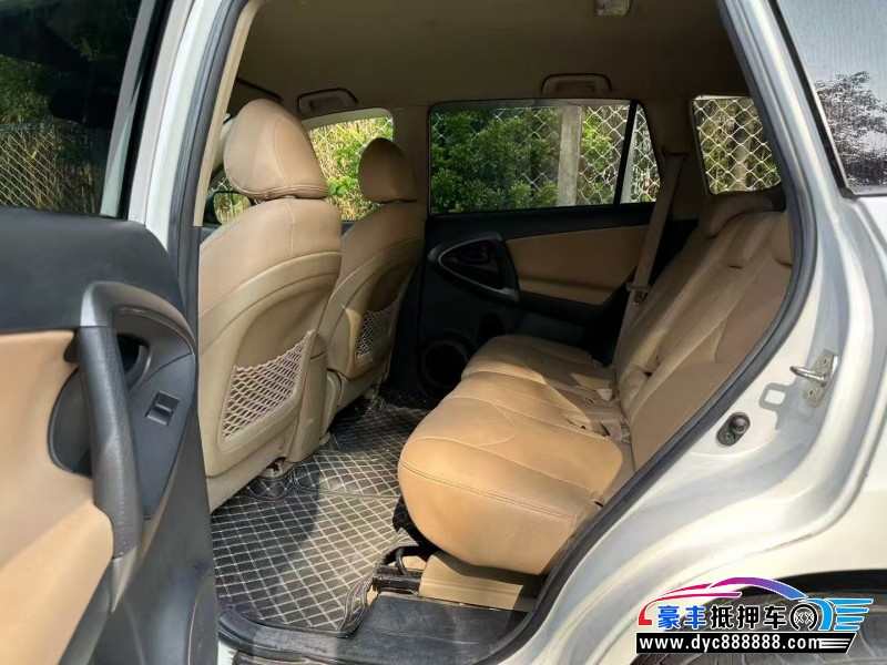 13年丰田RAV4轿车抵押车出售