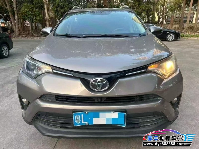 抵押车出售17年丰田RAV4轿车