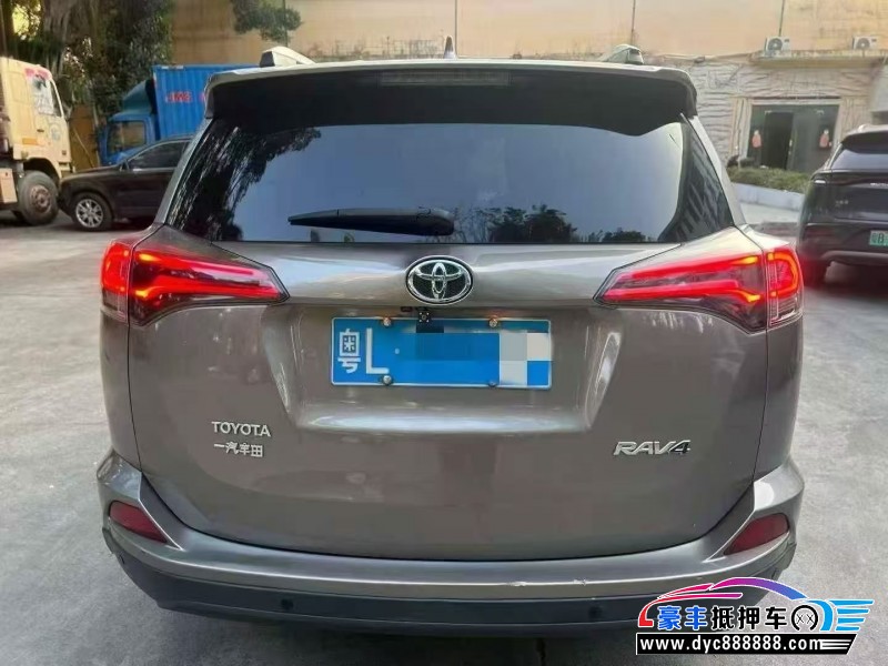 17年丰田RAV4轿车抵押车出售