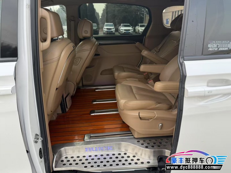 20年别克GL8轿车抵押车出售