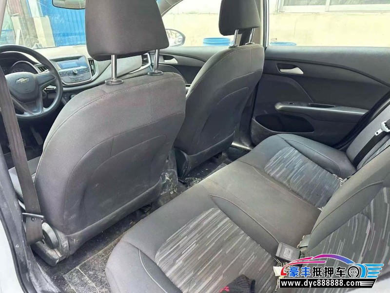 17年雪佛兰科沃兹轿车抵押车出售