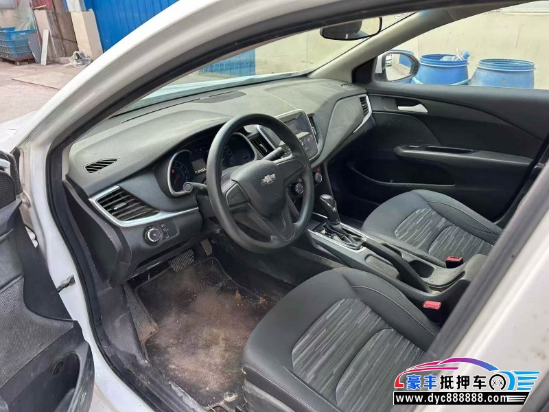 17年雪佛兰科沃兹轿车抵押车出售