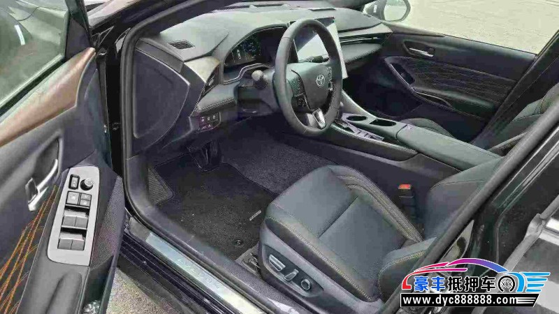 25年丰田亚洲龙轿车抵押车出售