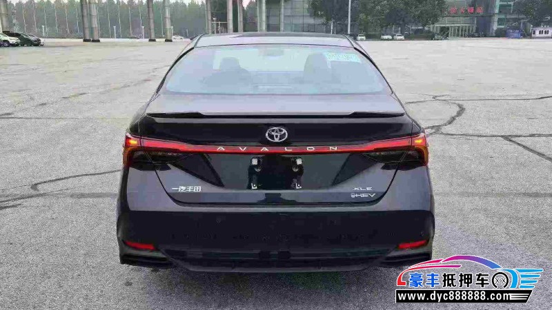 25年丰田亚洲龙轿车抵押车出售