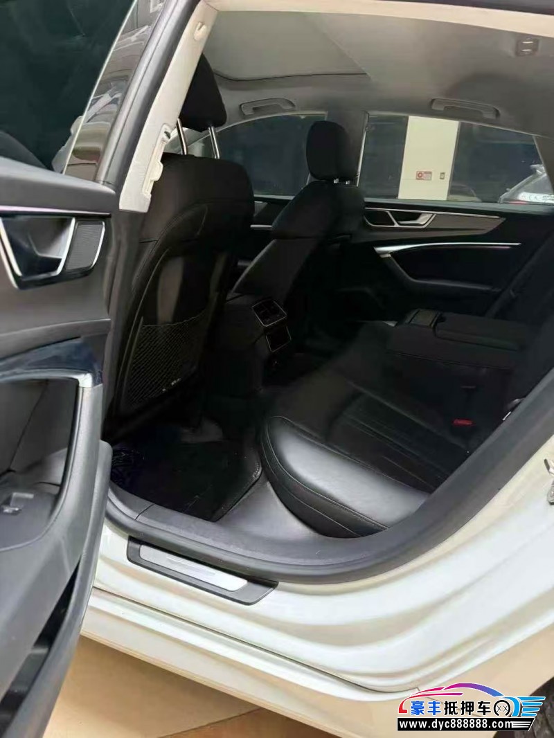 22年奥迪A7轿车抵押车出售