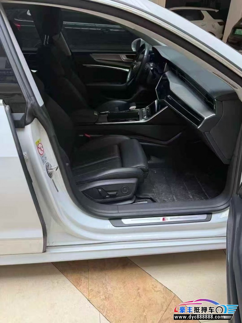 22年奥迪A7轿车抵押车出售