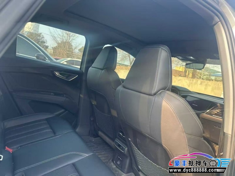 24年奥迪Q4轿车抵押车出售