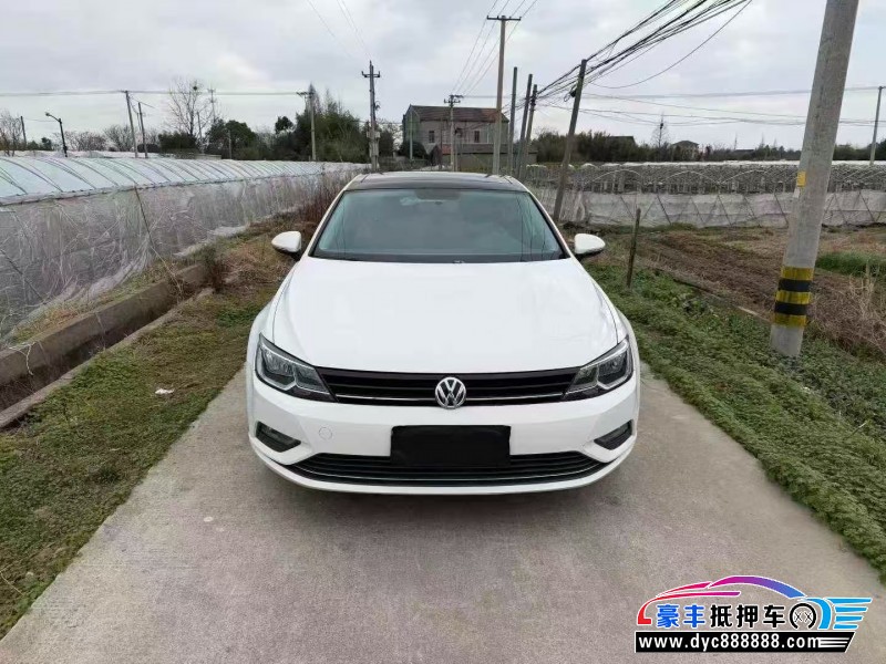 抵押车出售15年大众凌渡轿车