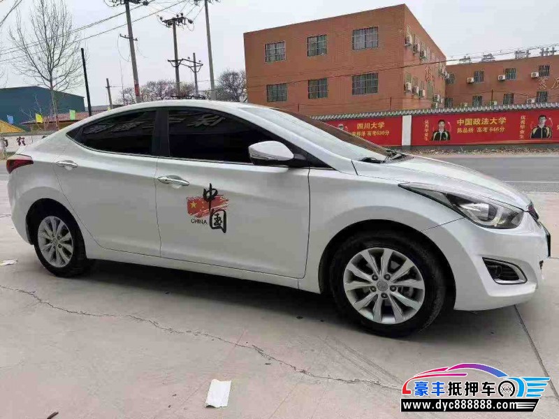17年现代朗动轿车抵押车出售