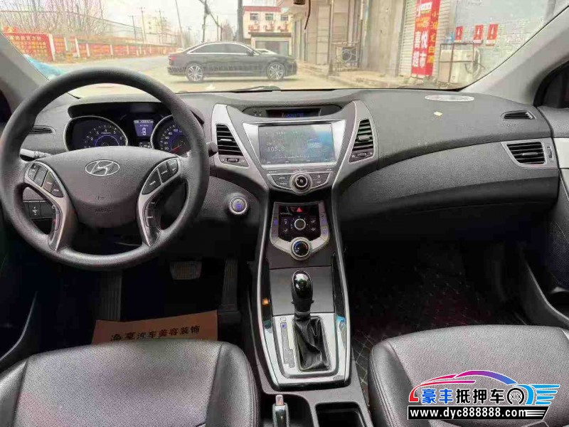 17年现代朗动轿车抵押车出售