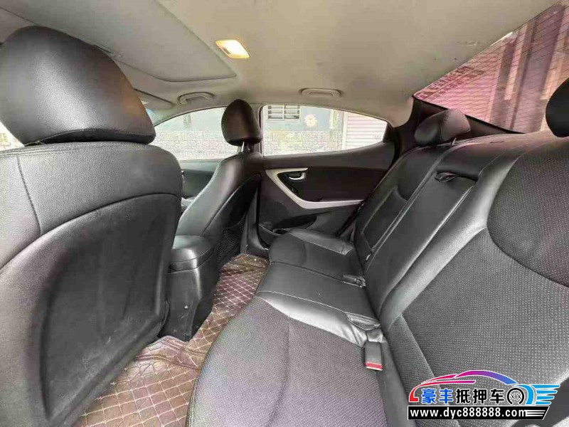 17年现代朗动轿车抵押车出售