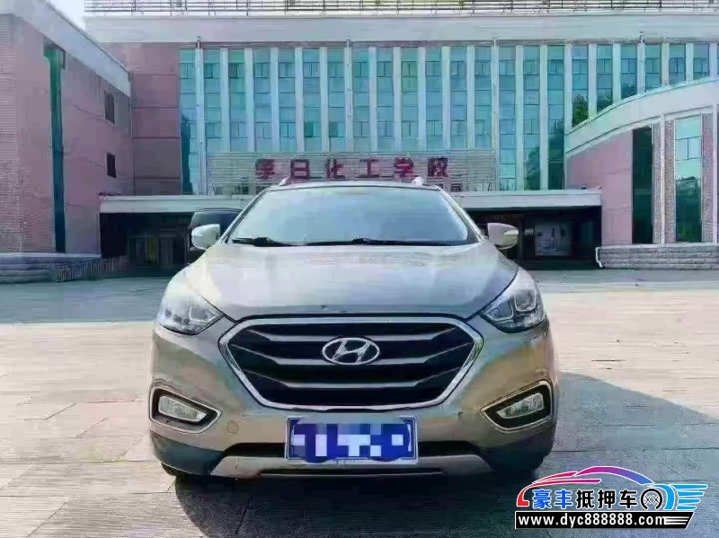 抵押车出售17年现代ix35SUV