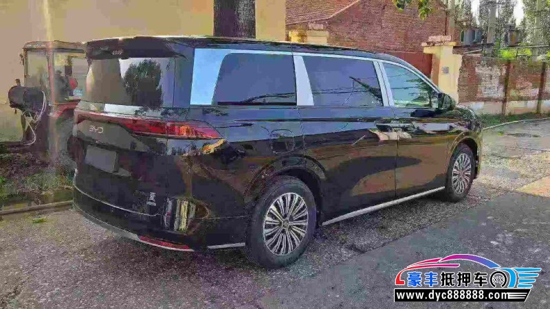 25年比亚迪夏轿车抵押车出售