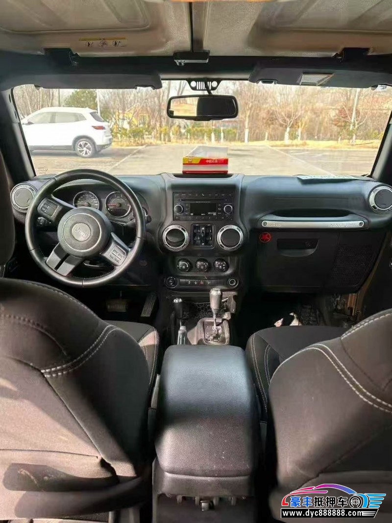 15年Jeep牧马人轿车抵押车出售